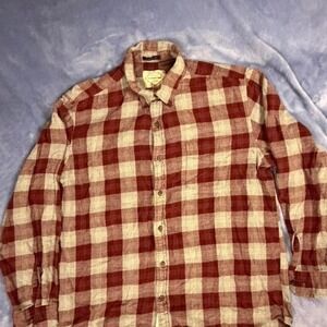 St. John's Bay red and white plaid button-up shirt men size L‎